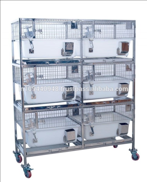 Стеллаж с клетками для кроликов из пластика.